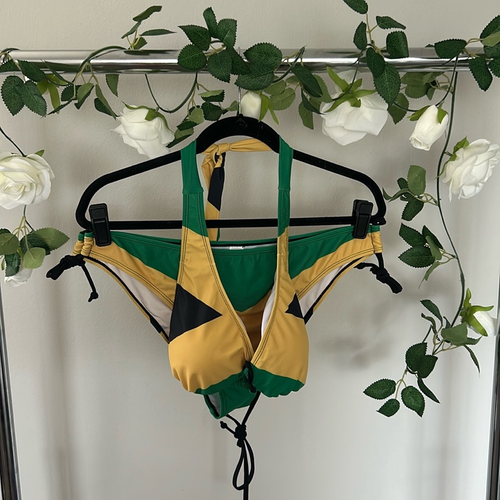 NWOT Two piece string bikini